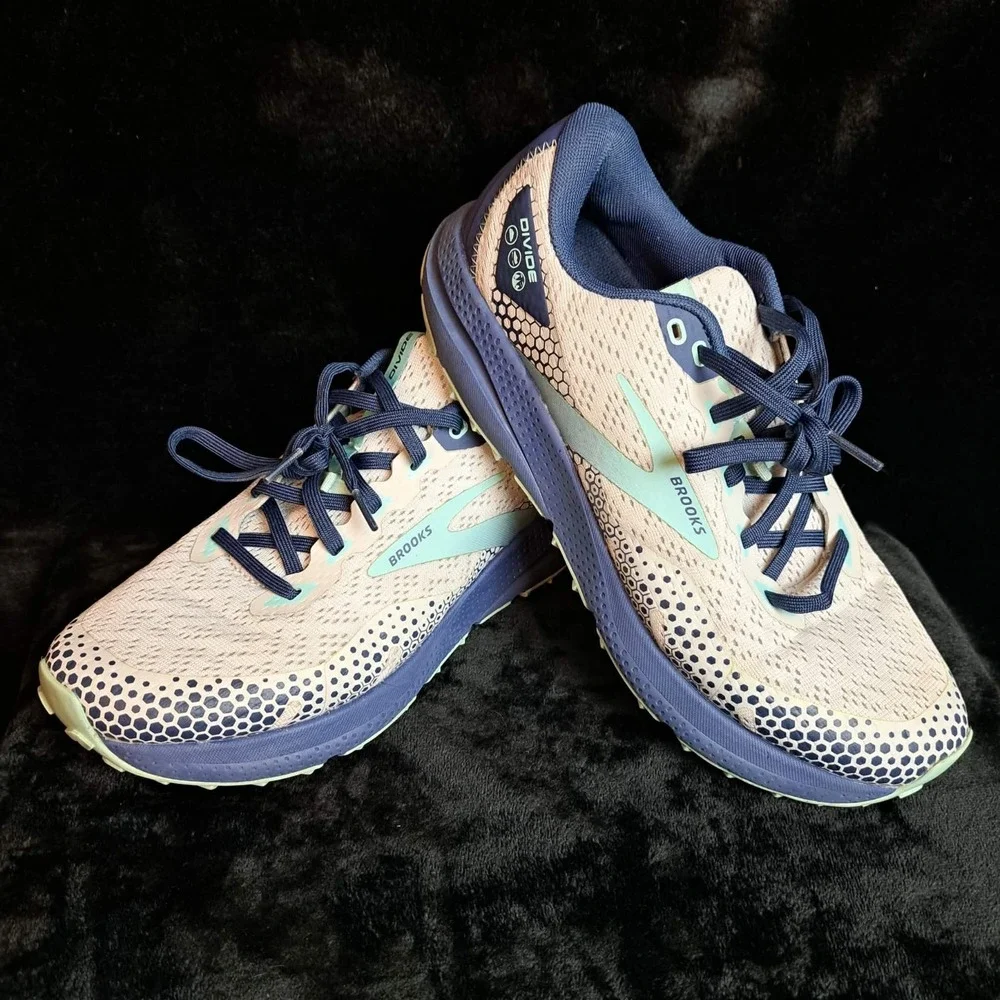 Brooks Divide 3‎ Blue white 1203681B006 Training Sneaker Shoes Women's 9.5 B
